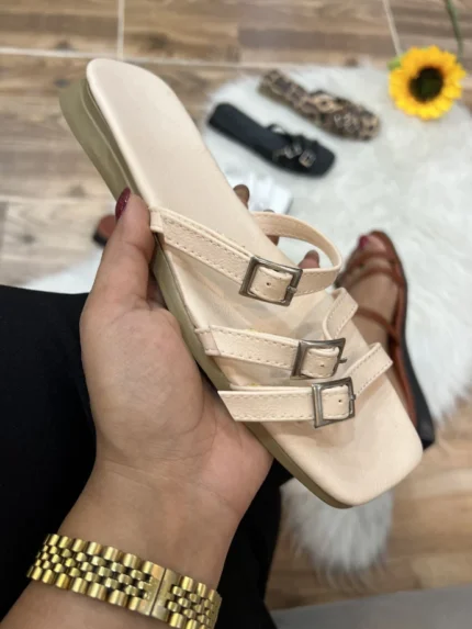 صندل سه سگک بیتا رنگ کرم