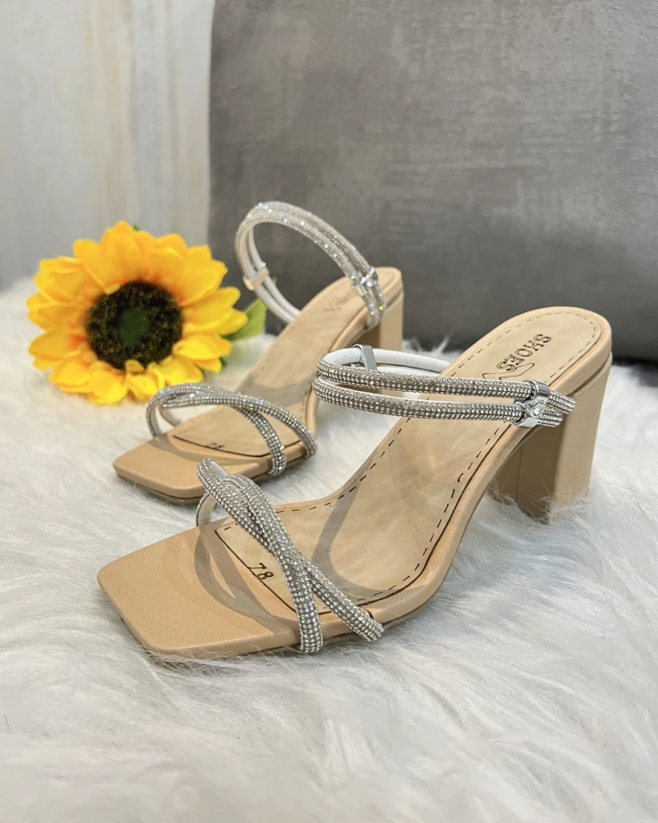 gays-nagini-sandal-cream.webp صندل گیس نگینی دوحالته با پاشنه ۶ و۷سانت در رنگبندی